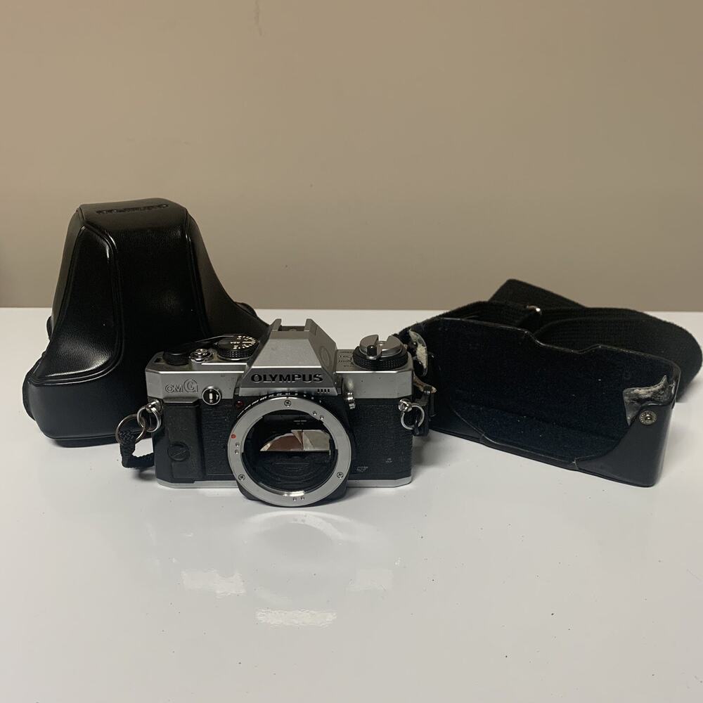 Olympus OMG 35mm SLR Film Camera Made In Japan w/ Case And Strap FOR PARTS AS IS